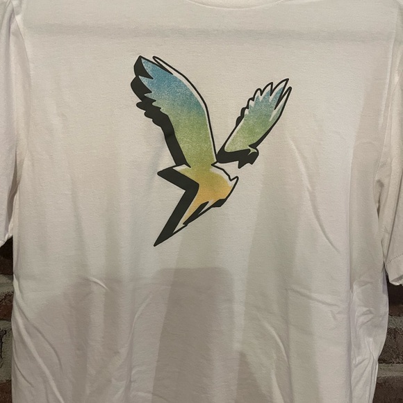 2/$15 American Eagle White T-Shirt Size Medium - Picture 2 of 9